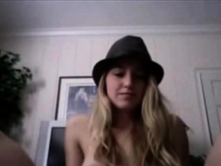 Awesome blonde webcam
