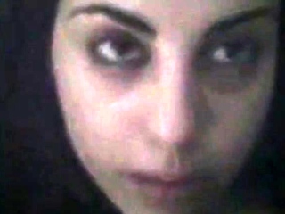 arab comes in his gf mouth