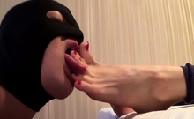 Cleaning Korean Femdom Feet Toe For Toe