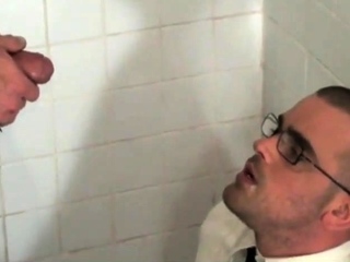 Giving the twink a facial then a golden shower peeing piss