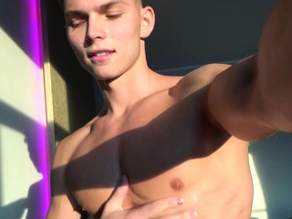 EastBoys - Muscle boy Tommy Gold jerks his big dick