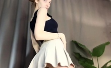 Hot Amateur Webcam Teen Masturbates For Their Fans