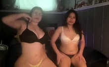 Hot Amateur Webcam Teen Masturbates For Their Fans