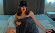 Young amateur teen in solo masturbation getting kinky