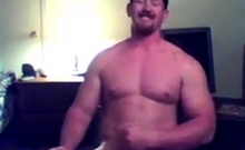 Ginger Muscle Stud Masturbates on Webcam