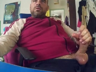 Big-Cock Bear Masturbating on Webcam